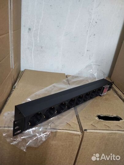 Питание рек в стойку со шнуром