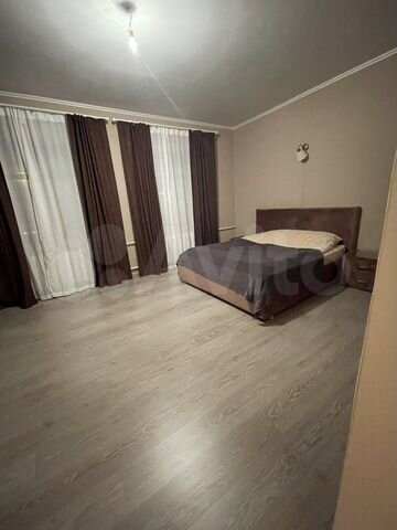 Коттедж 313 м² на участке 10 сот.