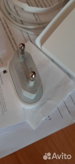 Зарядное устройство apple 20w USB-C power adapter