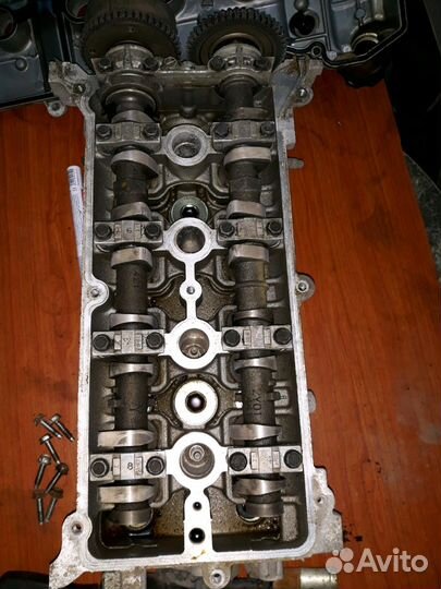 Головка блока цилиндров на Toyota Avensis 1.8