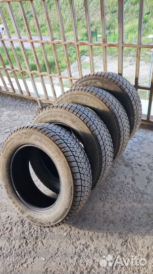 Bridgestone Blizzak DM-V2 225/65 R17 102S