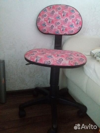 Продам стульчик для девочки