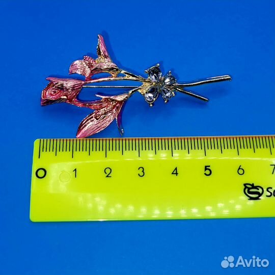 Брошь цветок