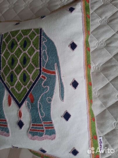 Наволочка декоративная с вышивкой