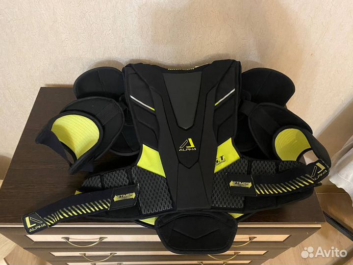 Нагрудник хоккейный Warrior QX