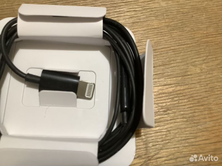 Наушники Еarpаds проводные lightning