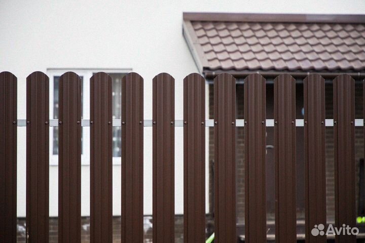 Евроштакетник. Металлический штакетник забор