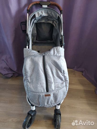 Прогулочная коляска. В подарок эрго рюкзак