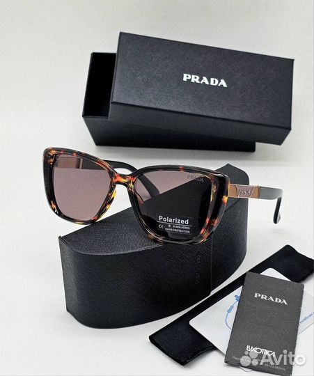 Солнцезащитные очки женские Prada