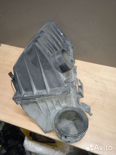 Корпус воздушного фильтра Mercedes w210 e klass