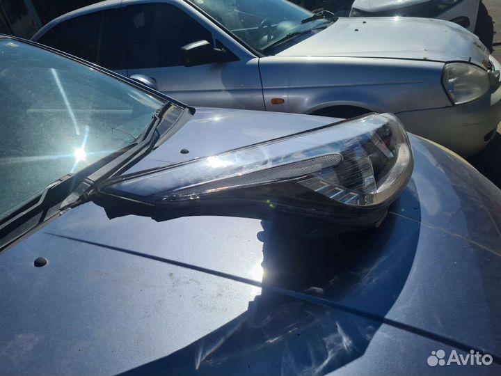 Правая фара Kia ceed