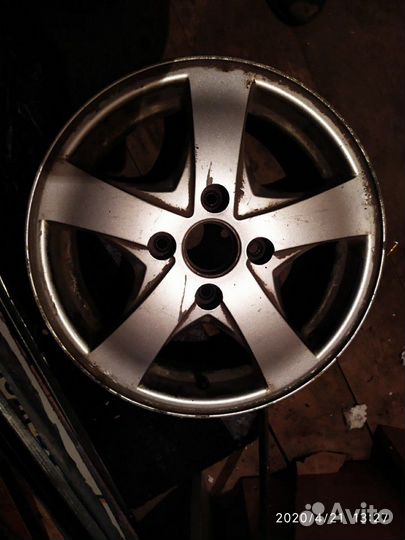 Диск литой от Chery Fora