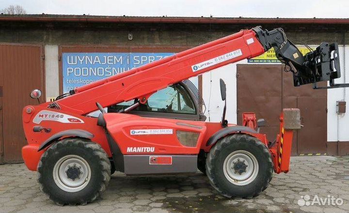 Стекло кузовное правое возле стрелы Manitou MT 840