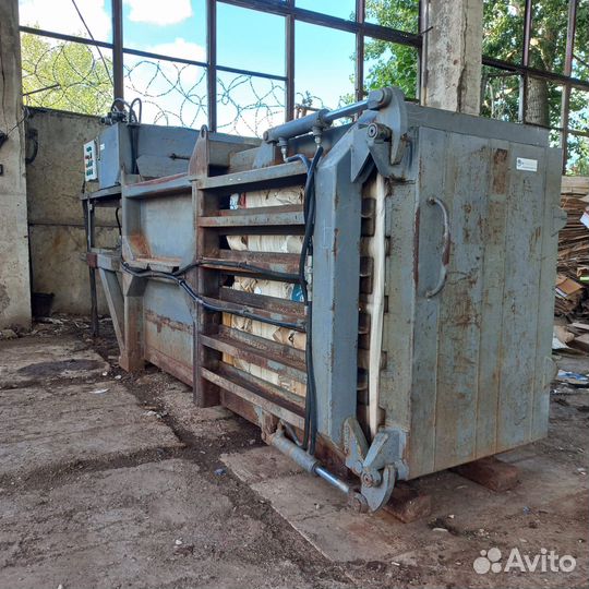 Пресс для макулатуры, пластика, полиэтилена