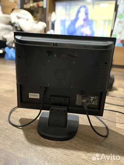 Монитор NEC AccuSync LCD93v