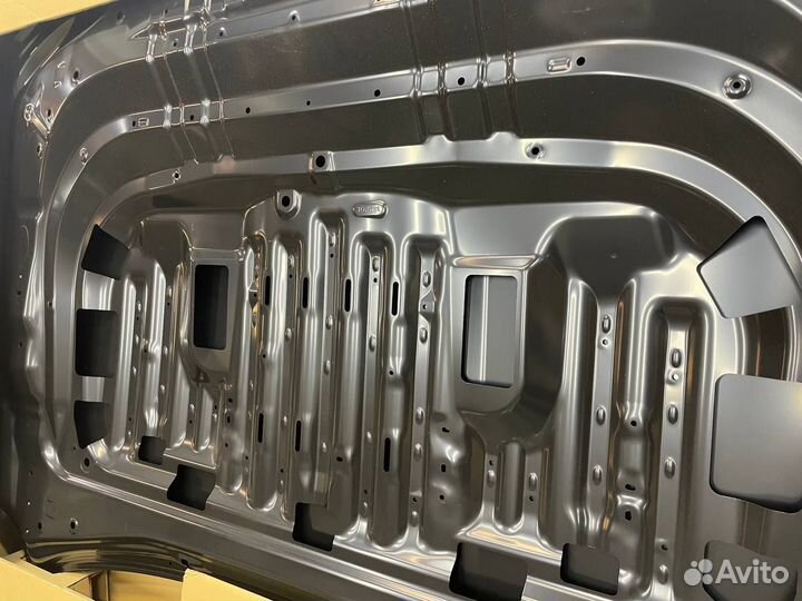 Капот Land Cruiser 300