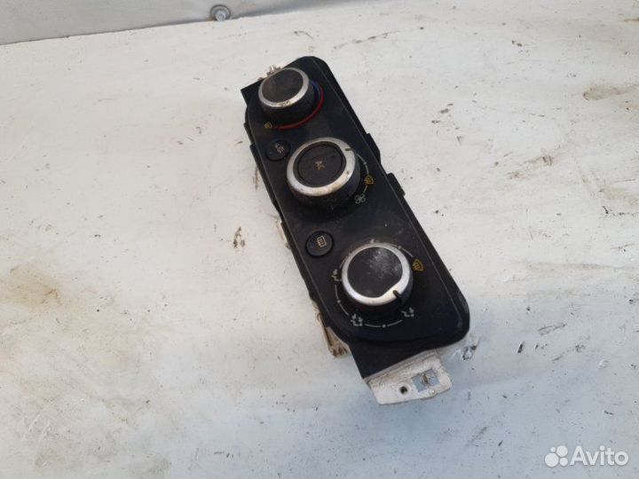 Блок управления климотом Renault Megan 3 2012