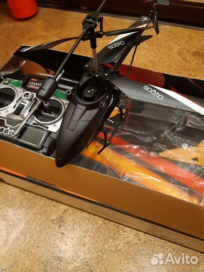 Радиоуправляемый вертолет