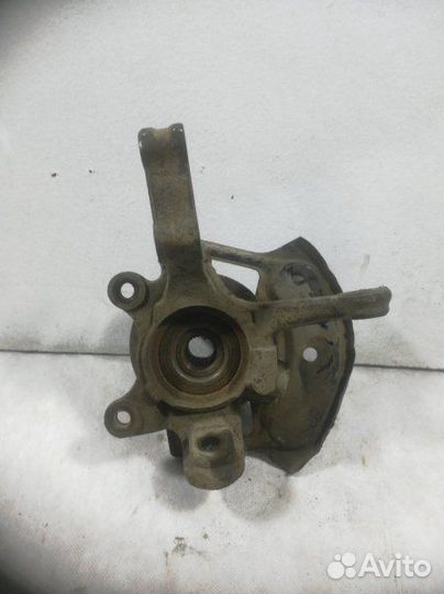 Кулак поворотный передний правый Nissan Almera