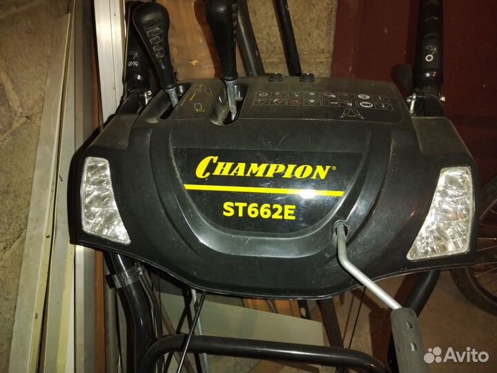 Снегоуборщик чемпион st662e