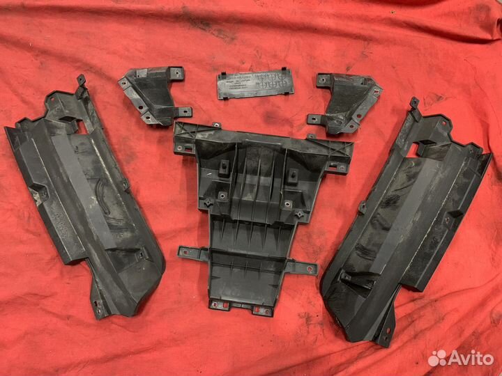 Запчасти решетки радиатора Subaru Legacy B15