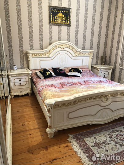 Спальный гарнитур