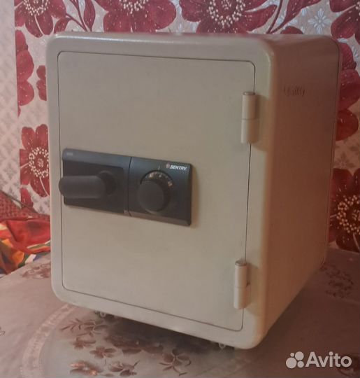 Сейф металлический огнеупорный