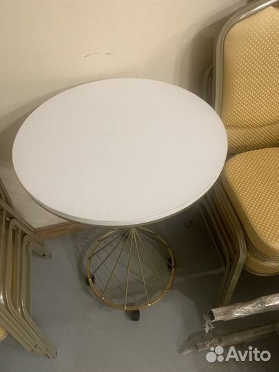 Столик для торта