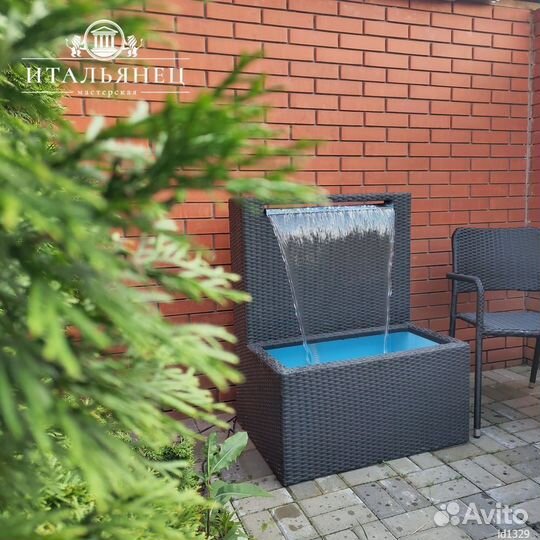 Фонтан из ротанга с изливом