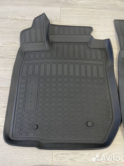 Оригинальные резиновые ковры Renault Duster 1 4x2