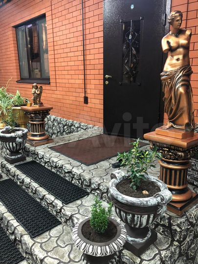 Дом 200 м² на участке 3 сот.