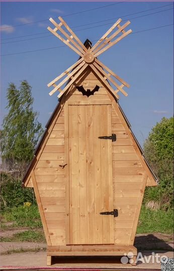 Уличный туалет деревянный HME556