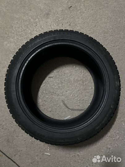 Continental IceContact 3 235/45 R18 98T