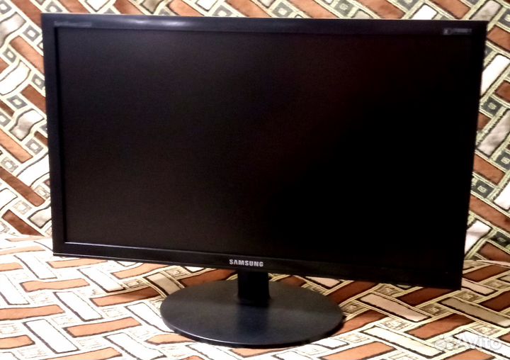 Монитор Samsung e2320