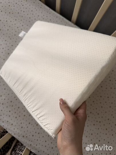Подушка для новорожденных с подьемом 30x40