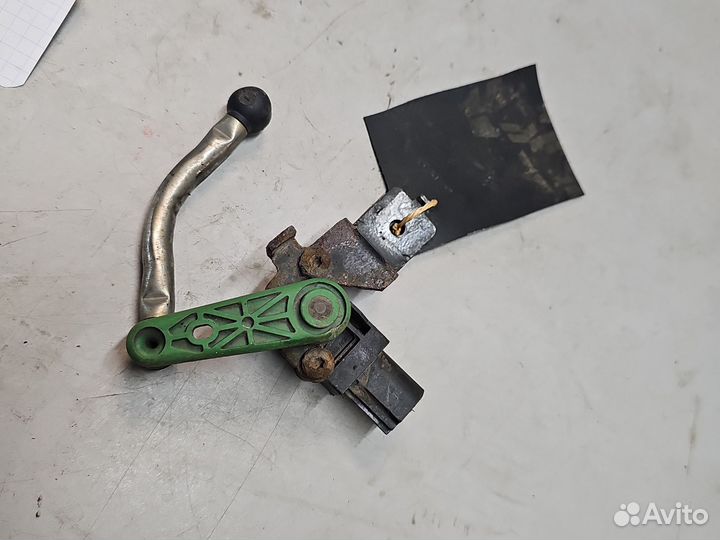 Датчик положения кузова Volkswagen Scirocco 08—14