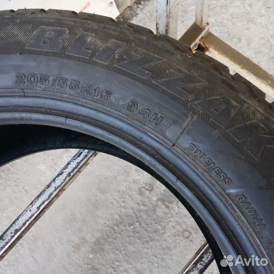 Bridgestone Blizzak LM-35 205/55 R16
