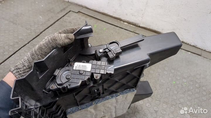 Бардачок Tesla Model S