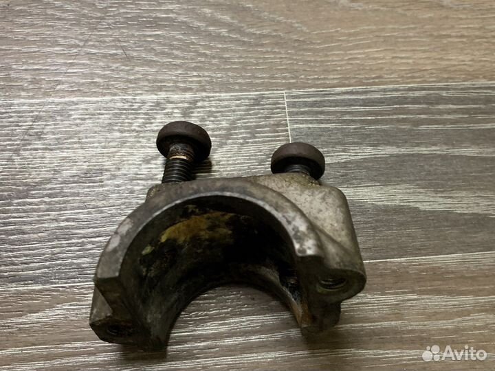 Кронштейн стабилизатора 2113230540