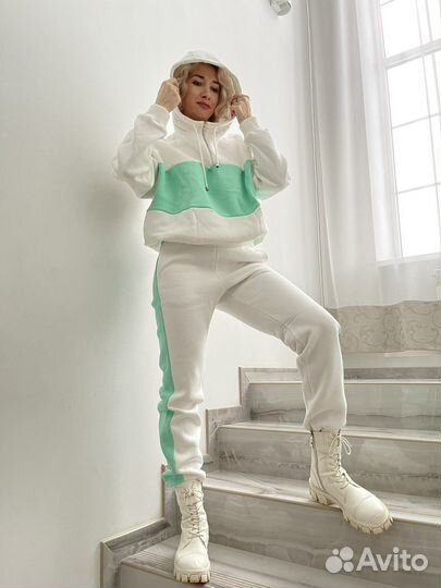 Костюм женский новый