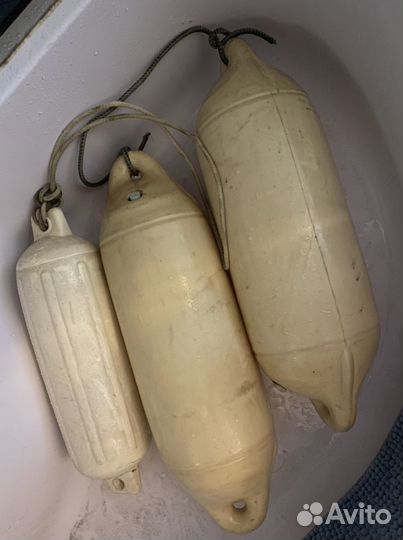 Кранец для катера