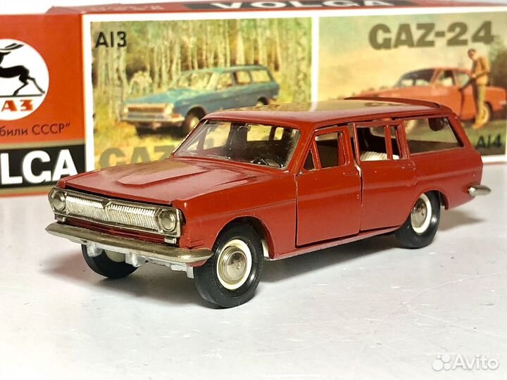 Модель автомобиля Газ 2402 красный СССР 1:43