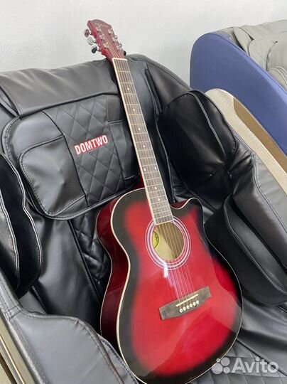 Акустическая гитара Elitaro красная