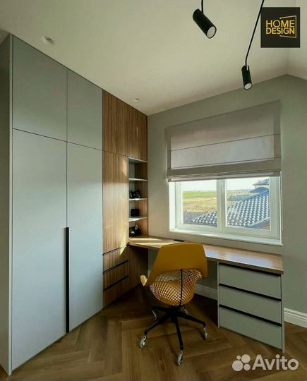 Рабочая зона с шкафом