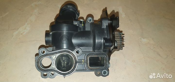Помпа VAG с корпусом и термостатом