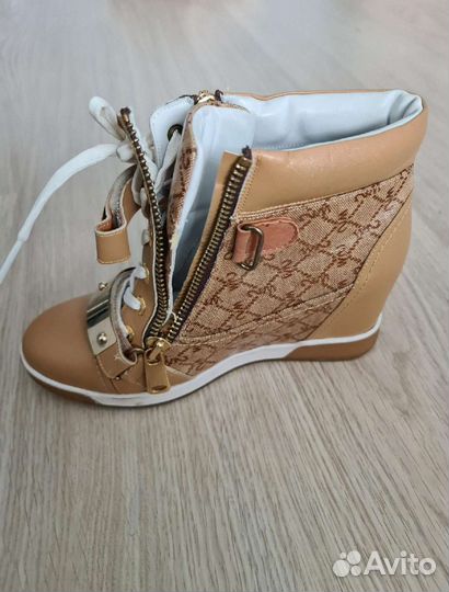 Обувь на плотфрме