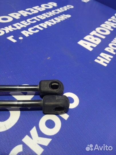 Амортизатор крышки багажника Ford Focus 2 седан