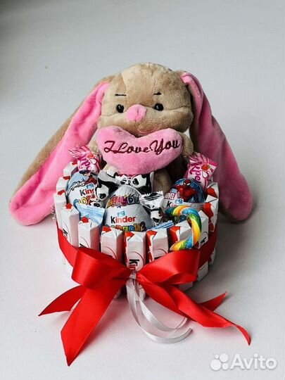 Киндер торт с кроликом символом нового 2023 года