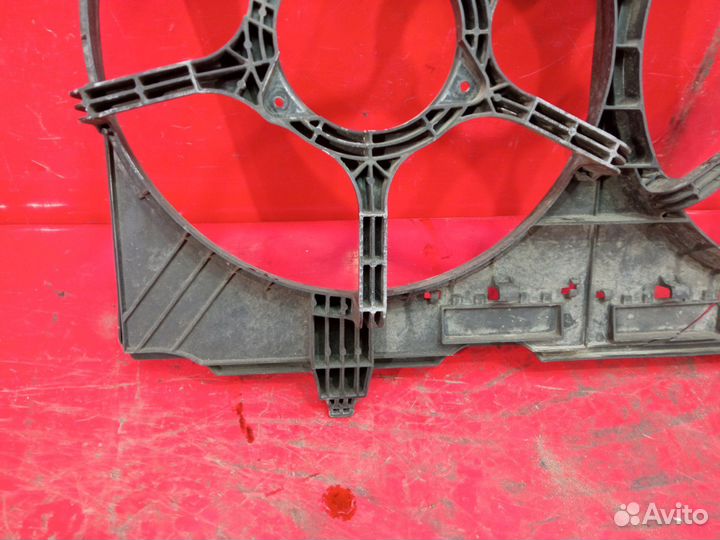 Диффузор вентилятора Nissan X-Trail 2 T31