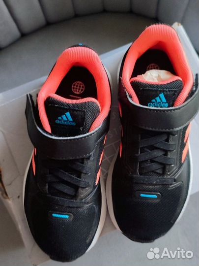 Кроссовки для девочки